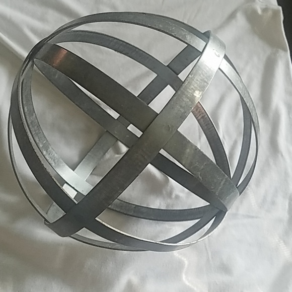 Decor Metal Silver Balls Very Unique - Picture 6 of 7